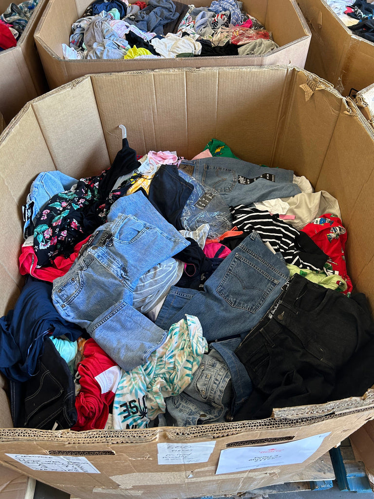liquidationdeals.ca Mixed Clothing Pallet #3