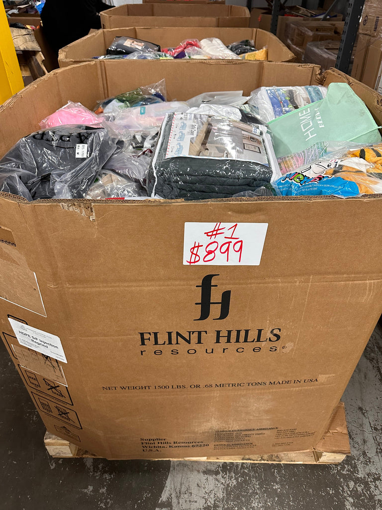 liquidationdeals.ca Amazon Mixed Clothing & Bedding Pallet 1