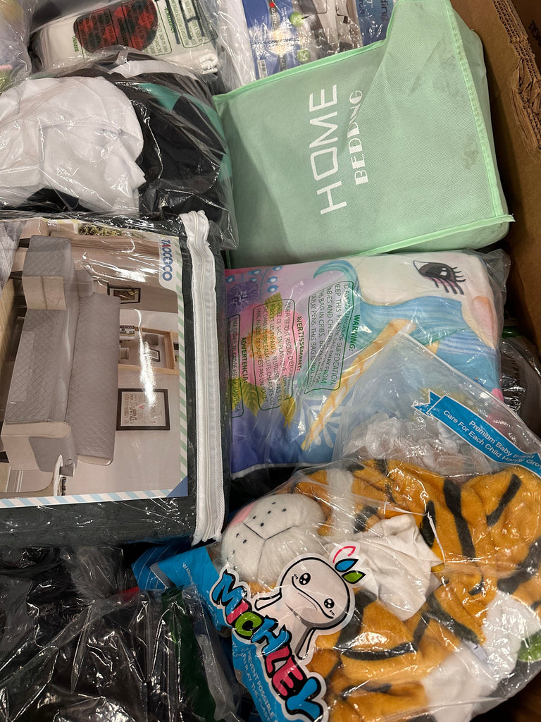 liquidationdeals.ca Amazon Mixed Clothing & Bedding Pallet 1