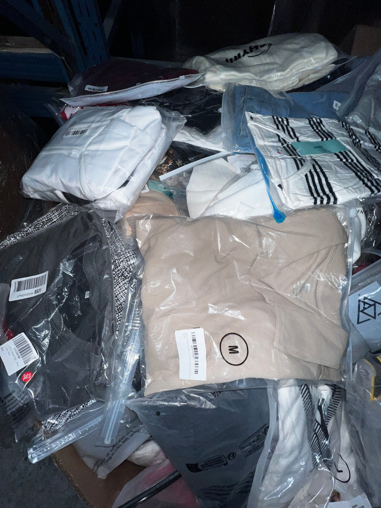 liquidationdeals.ca Amz Clothing Pallet #35