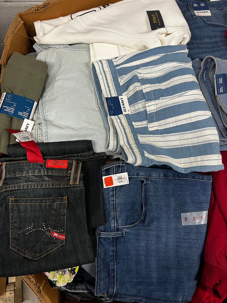 liquidationdeals.ca Clothing Pallet Mixed Retailers #1