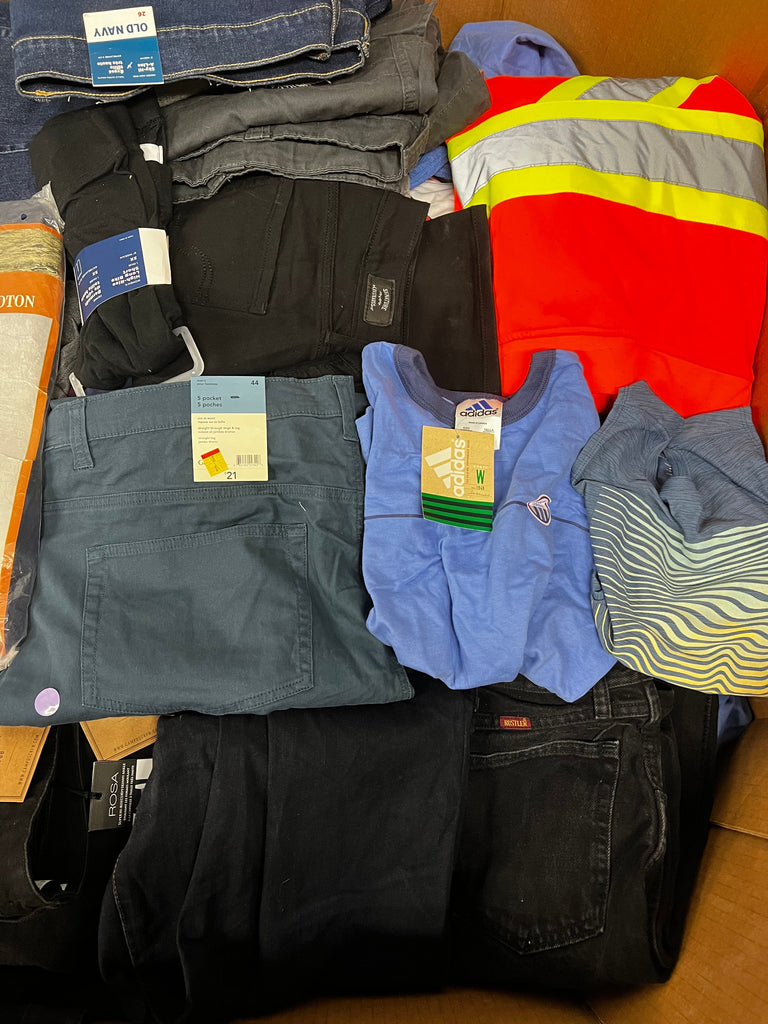 liquidationdeals.ca Clothing Pallet Mixed Retailers #2