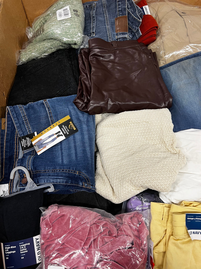 liquidationdeals.ca Clothing Pallet Mixed Retailers #3