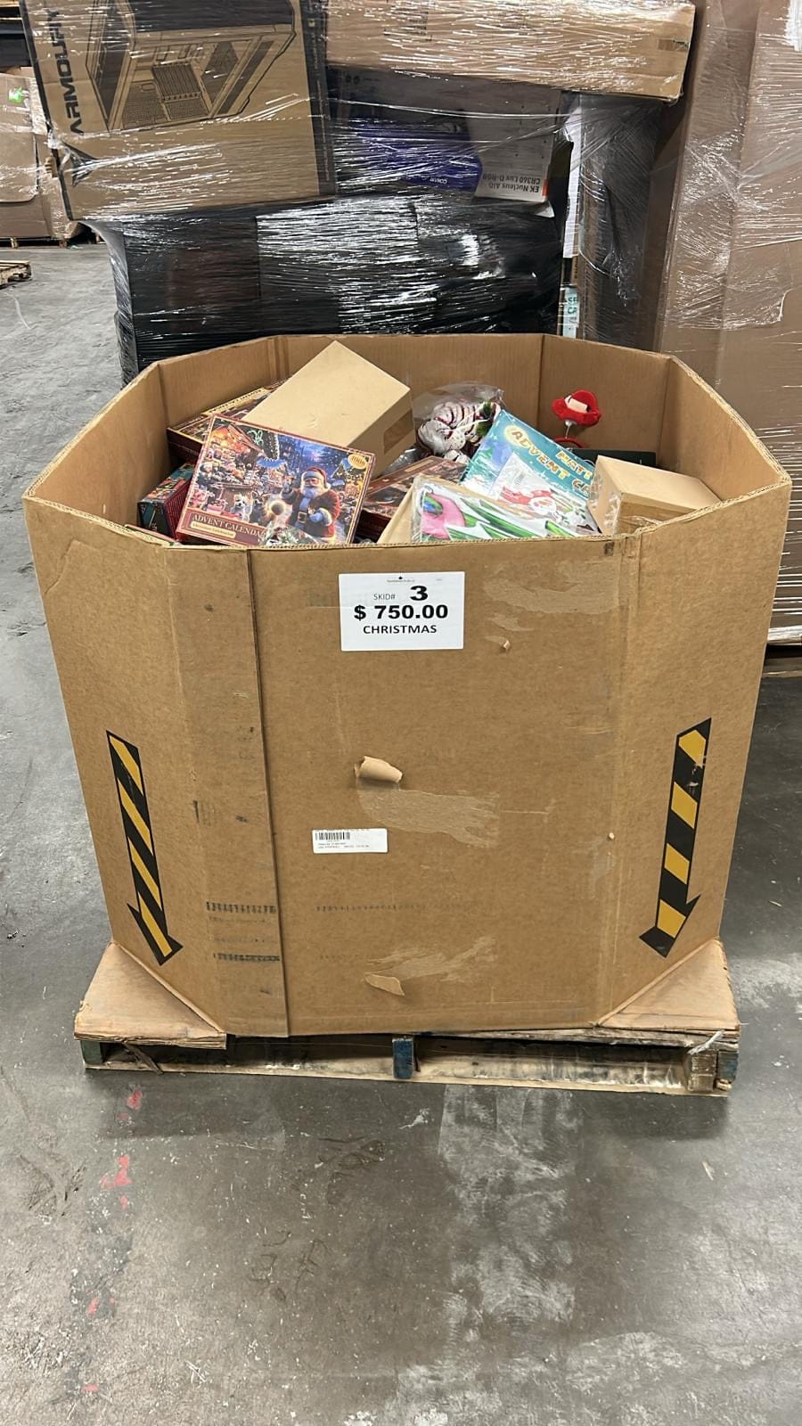 Overstock Christmas Decorations Pallet | Liquidation Wholesale Pallet